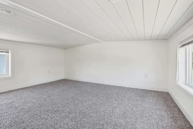Ath-12l bedroom home features