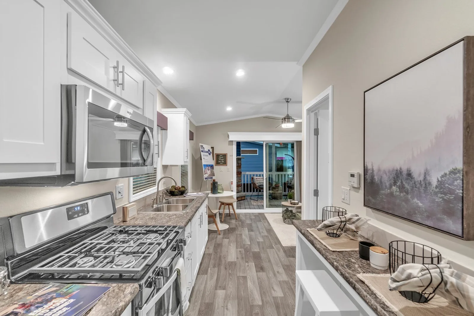 Ath-07 hero and kitchen home features