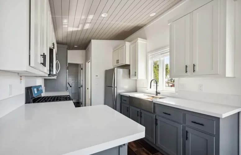 Ath-16 kitchen home features