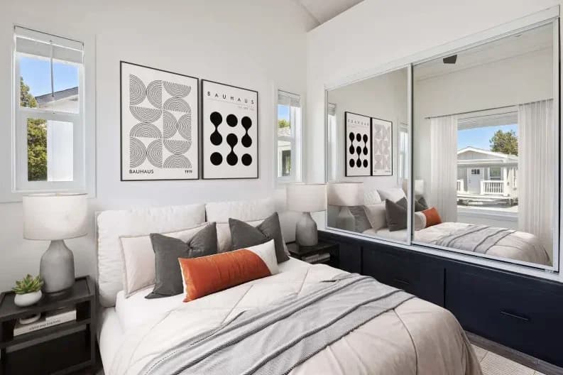 Ath-22l bedroom home features