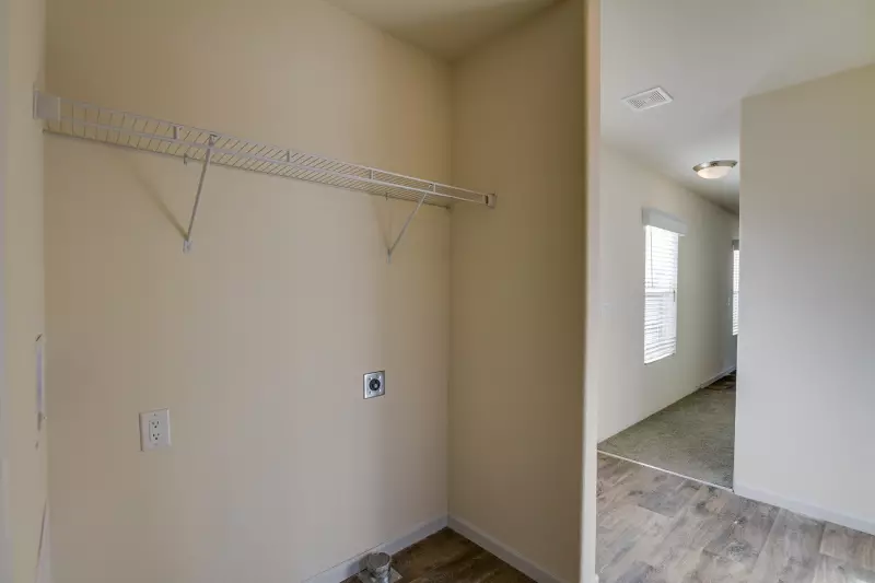 Cm-2562l interior home features