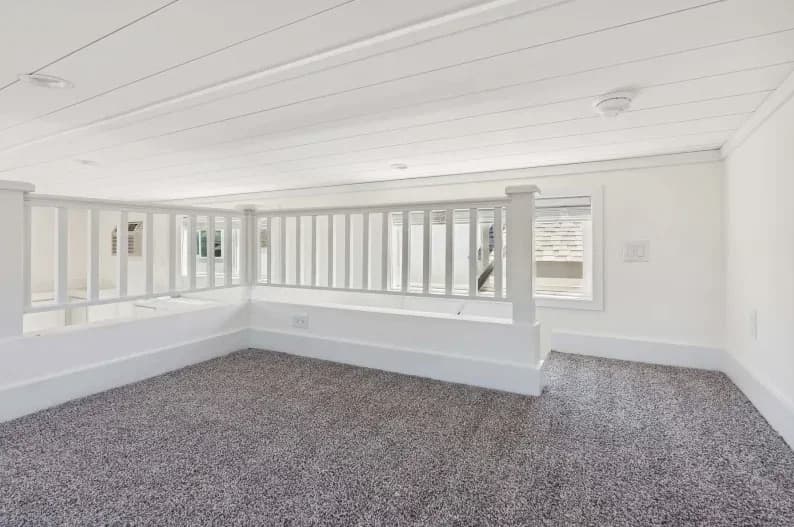 Ath-22l interior home features